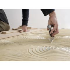Colle Protat Pro Eco, coller les parquets massifs 14 mm jusqu’à 130 mm de large et tous les contrecollés