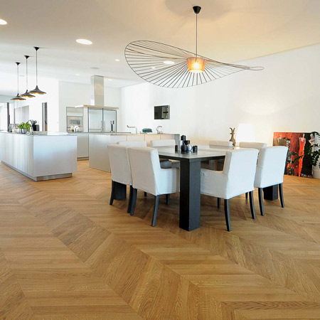 Parquet bois, pose en chevrons (Point de Hongrie)